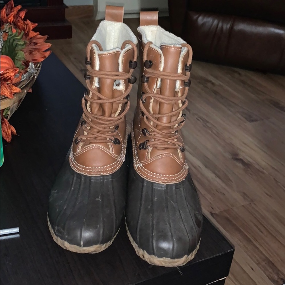 Duck boots